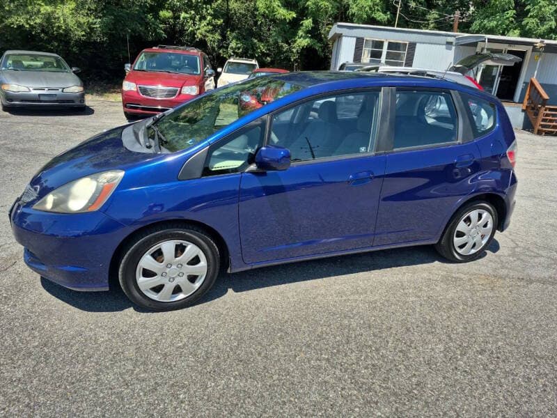 2013 Honda Fit Base 4dr Hatchback 5M